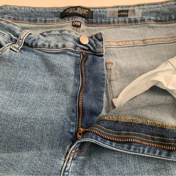 Judy Blue Boyfriend Fit High Waist Light Wash Jeans Size 24W - Picture 4 of 14